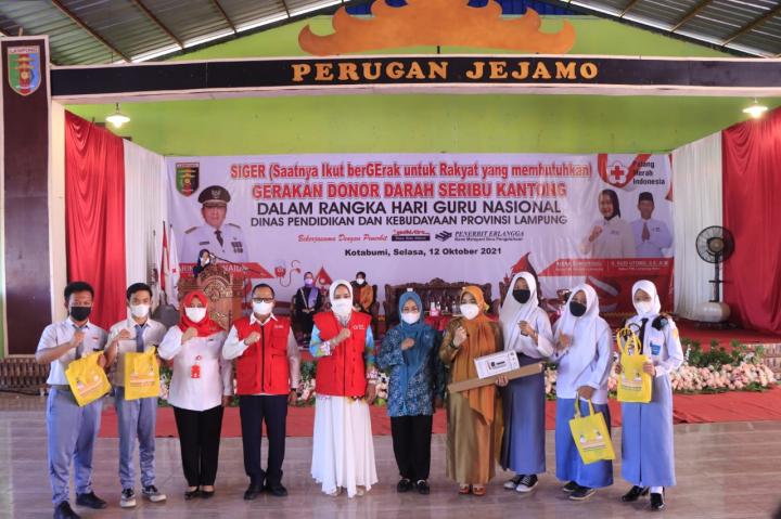 Ketua PMI Provinsi Lampung Riana Sari Arinal Gelar Kegiatan Donor Darah Seribu Kantong di Kotabumi